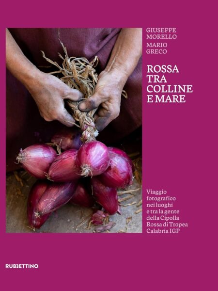 Rossa tra colline e mare