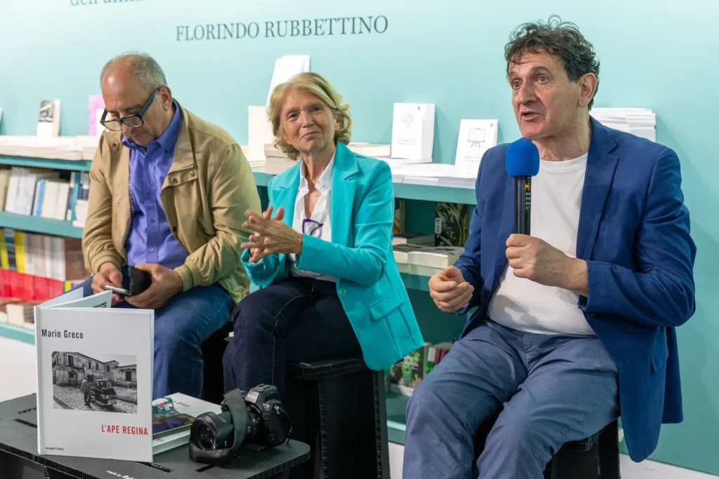 Mario Greco parla del libro "L'ape Regina" - Torino